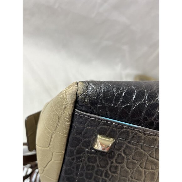 Henri Bendel New York Alligator Embossed Large Leather Handbag With Dust Bag - Picture 7 of 16